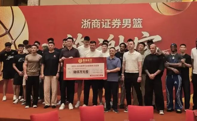 成都车展林肯全系限时一口价:林肯Z 15.99万起,航海家23.99万起
